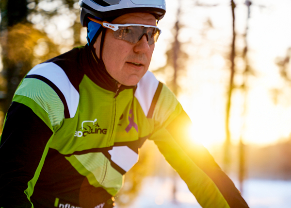 Teemu Ramstedt pyöräilemässä